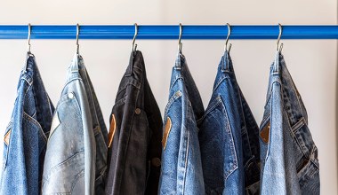 Czarne spodnie są już passe. Ten kolor podbił Skandynawię