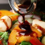 kuchnia włoska „Czarne złoto w kuchni”. Stosuj nie tylko do sałatek, bo ułatwia trawienie i obniża cholesterol