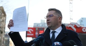 Czarnek składa projekt ustawy. Chodzi o VAT na paliwo