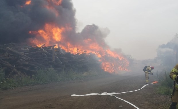 Czarny dym nad Katowicami. Pożar w mieście
