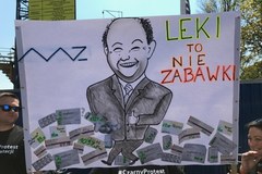 Czarny protest transplantacji przed Sejmem
