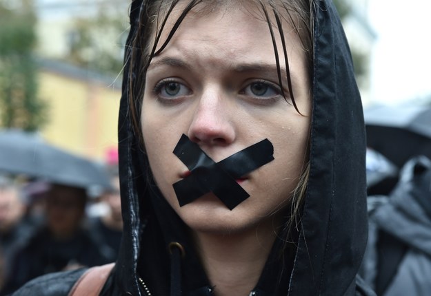 "Czarny protest" w Krakowie /Jacek Bednarczyk /PAP