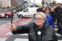 Czarny protest w Warszawie. Protestują przeciwko zaostrzeniu przepisów aborcyjnych