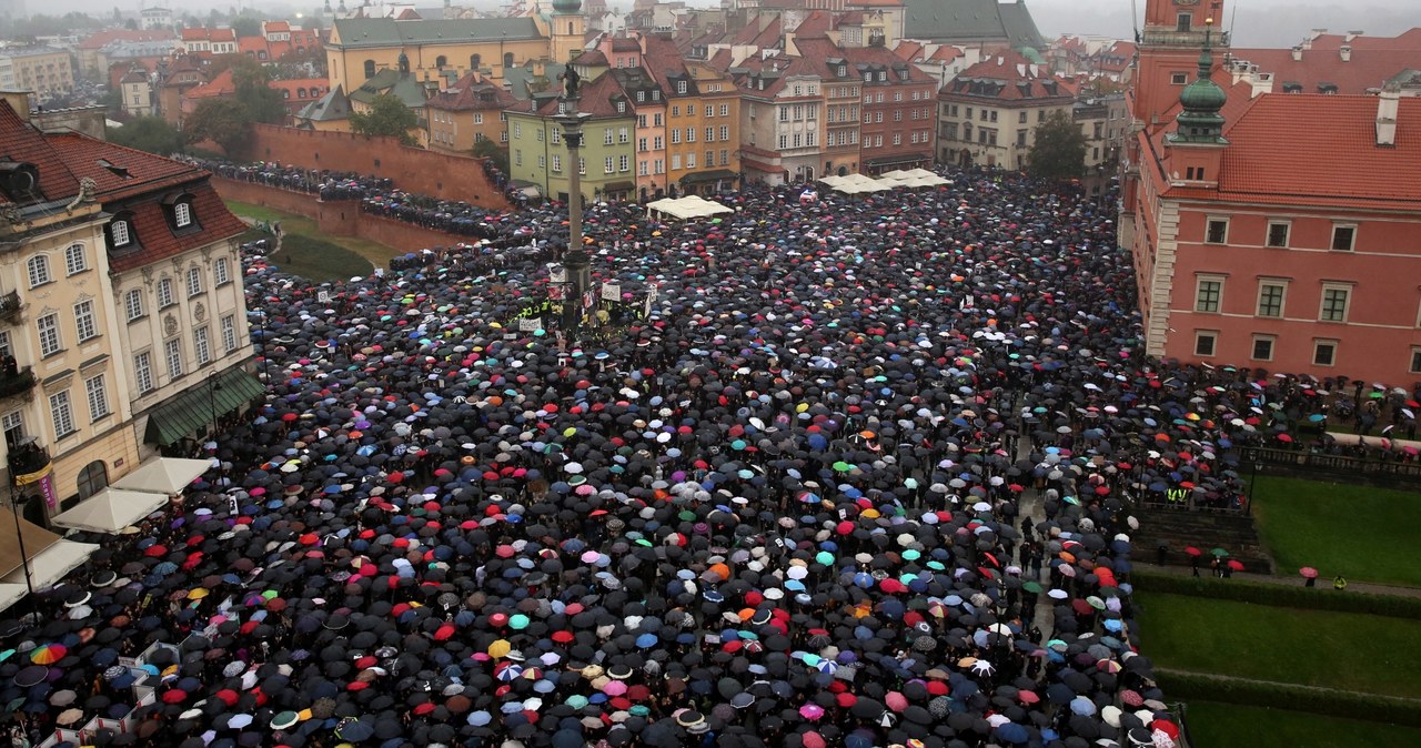 Czarny protest w Warszawie /Rafał Guz /PAP