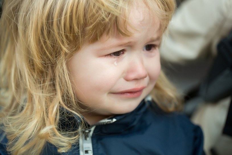 Czasami więcej trudnych emocji pozwala dziecku lepiej przygotować się na to, co czeka je w przyszłości /123RF/PICSEL