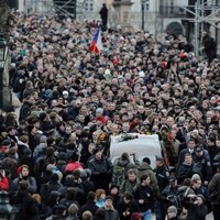 Dziesiątki tysiący Czechów żegnają b. prezydenta Vaclava Havla