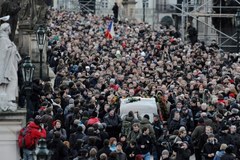 Czechy: Ok. 10 tys. Czechów żegnało Vaclava Havla 
