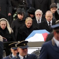 Dziesiątki tysiący Czechów żegnają b. prezydenta Vaclava Havla