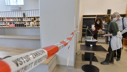 Czechy: Rząd stopniowo odmraża gospodarkę i częściowo otwiera granice