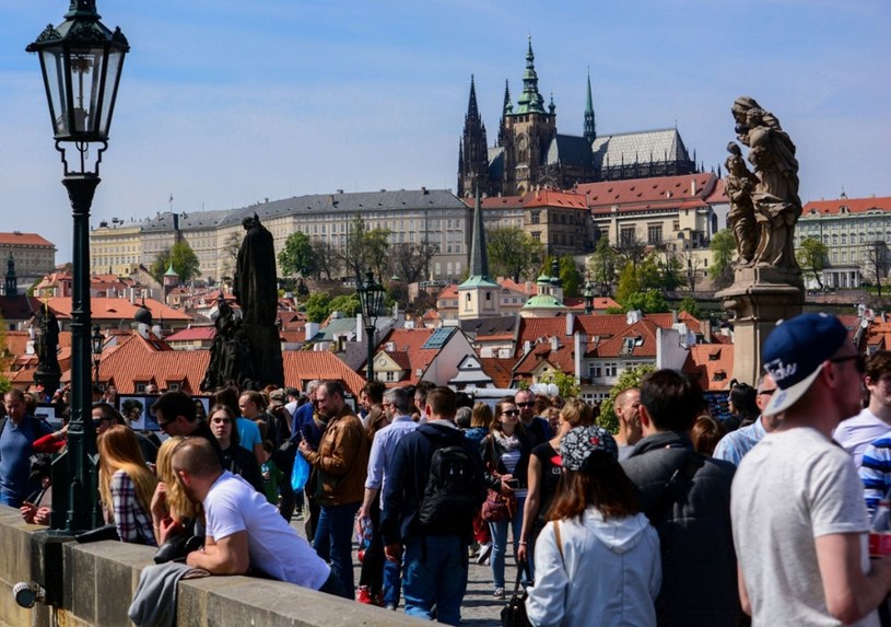 Czechy są zalewane turystami. Media znalazły sposób na problem