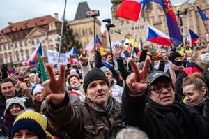 Czechy: W Pradze kilka tysięcy osób na demonstracji przeciw działaniom rządu w sprawie epidemii