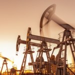 Czegoś takiego nie było od pandemii. Nadpodaż ropy uderza w producentów