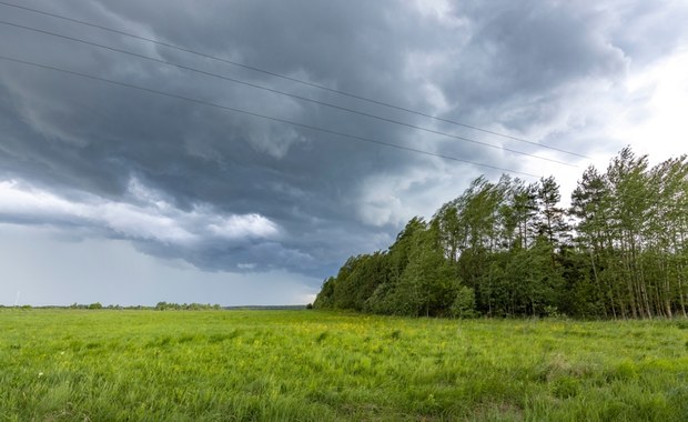 Czekają nas burze i noce tropikalne. Alert RCB dla południa Polski 