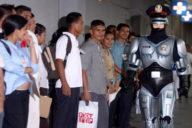 Czekają nas narodziny cyborgów /AFP