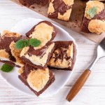 Czekolada i masło orzechowe w idealnym duecie. To ciasto znika z blachy ekspresowo