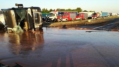 Czekolada na A2. Drogowcy wracają do sprzątania jezdni