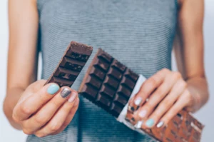 Conecte chocolate, queijo, salsichas e nozes. Não está no controle de grandes grupos