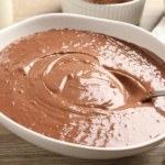 Czekoladowy mus z superfood. Deser, który dba o twoje serce i cerę