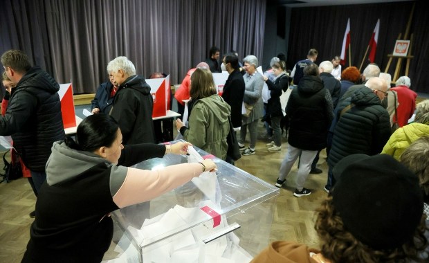 Czemu Polacy głosowali na Nawrockiego? I za co cenią Brauna?