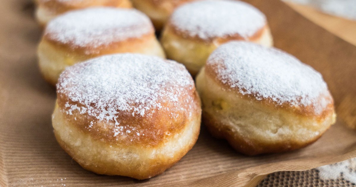 Czerstwe pączki można łatwo odświeżyć. Wcale nie chodzi o mikrofalówkę. /123RF/PICSEL