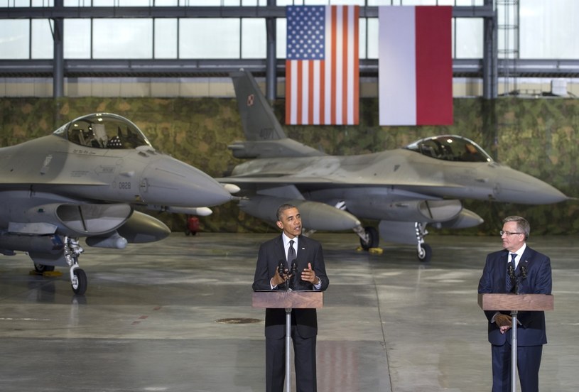 Czerwiec 2014. Prezydenci Obama i Komorowski, w tle nasze F-16 /AFP