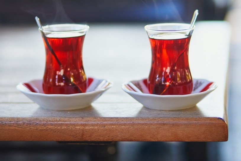 Czerwoną herbatę należy pić w rozsądnych ilościach - do 2 filiżanek dziennie /Pixel