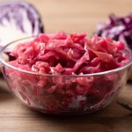 kiszona kapusta Czerwona kiszona kapusta to moje odkrycie. Oprósz soli, dodaję dwie rzeczy, smak nie do podrobienia