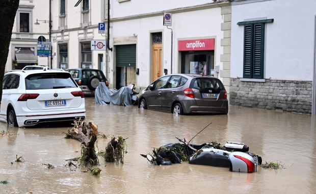 Czerwone alerty w Toskanii i Emilii-Romanii. Zalane domy, zamknięte szkoły
