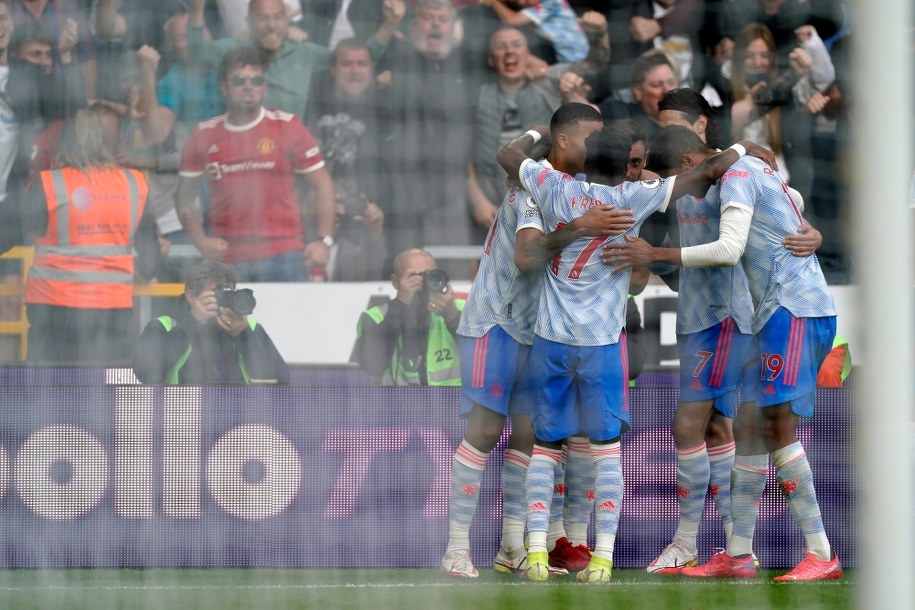 "Czerwone Diabły" świętują zdobycie pierwszego gola w niedzielnym meczu / Tim Keeton - Pool /PAP/EPA