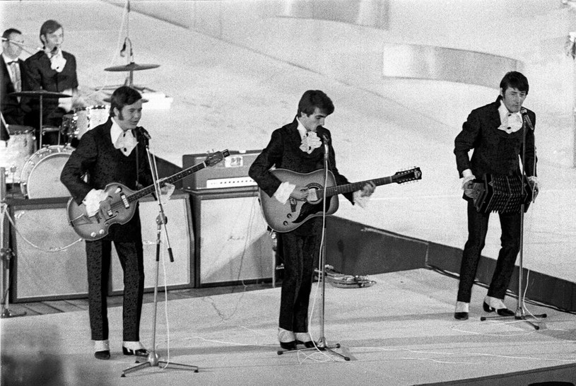 "Czerwone Gitary" na festiwalu opolskim w 1969 r. Na pierwszym planie: Bernard Dornowski, Seweryn Krajewski i Krzysztof Klenczon /Leszek Łożyński/REPORTER /East News