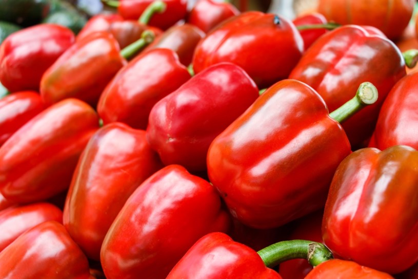 Czerwone i pomarańczowe warzywa dostarczą bioflawonoidów wspomagających walkę z opryszczk /123RF/PICSEL