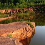Czerwone piaskowce koło Suchedniowa. Tworzą nieziemski krajobraz