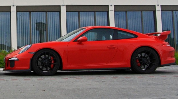 Czerwone Porsche 911 GT3? Nie dla piłkarzy Tottenhamu /INTERIA.PL