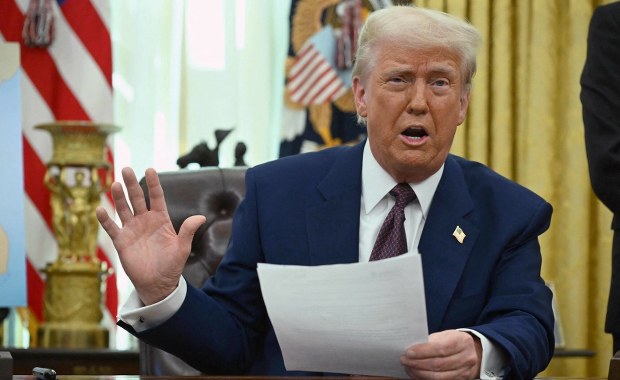 Czerwone róże i deportacje. Walentynki wg Białego Domu