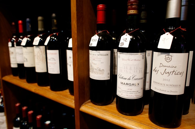 Czerwone wino polepsza pamięć - potwierdzono to naukowo /AFP