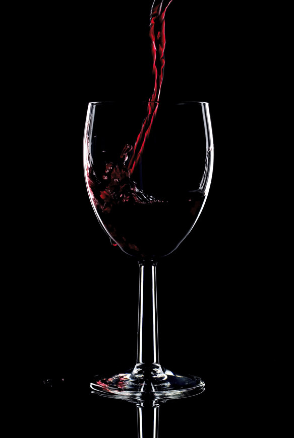 czerwone wino /© Photogenica