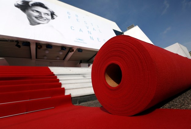 Czerwony dywan w Cannes /SEBASTIEN NOGIER  /PAP/EPA