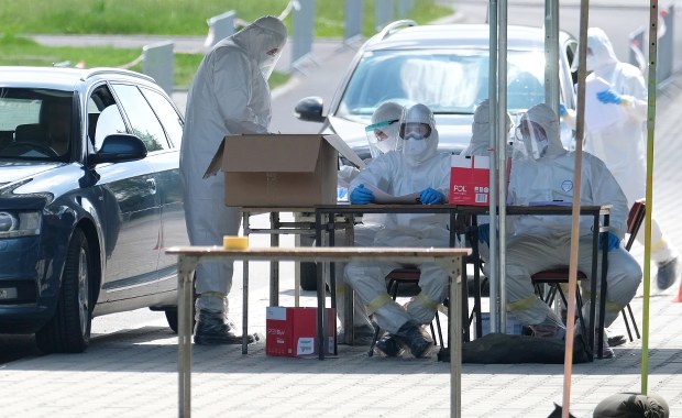 Część kopalń PGG wstrzymuje lub ogranicza wydobycie. Górnicy testowani na koronawirusa 