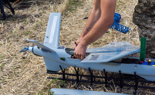 Część maszyn była uzbrojona. Kilkadziesiąt dronów rozbitych w terenie przygranicznym