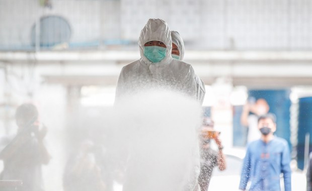 Część pracowników szpitali nie zgłasza się do szczepień przeciwko Covid-19