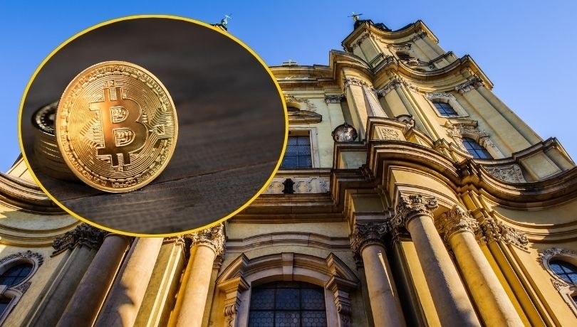 Część zdefraudowanych pieniędzy ksiądz miał przeznaczyć na zakup kryptowalut /Shutterstock