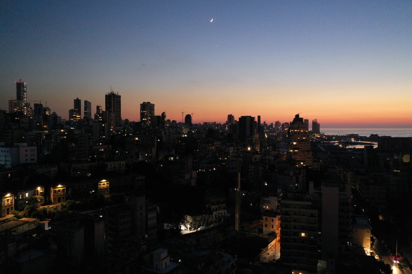 Częściowy blackout w Bejrucie. / ISSAM ABDALLAH /Agencja FORUM
