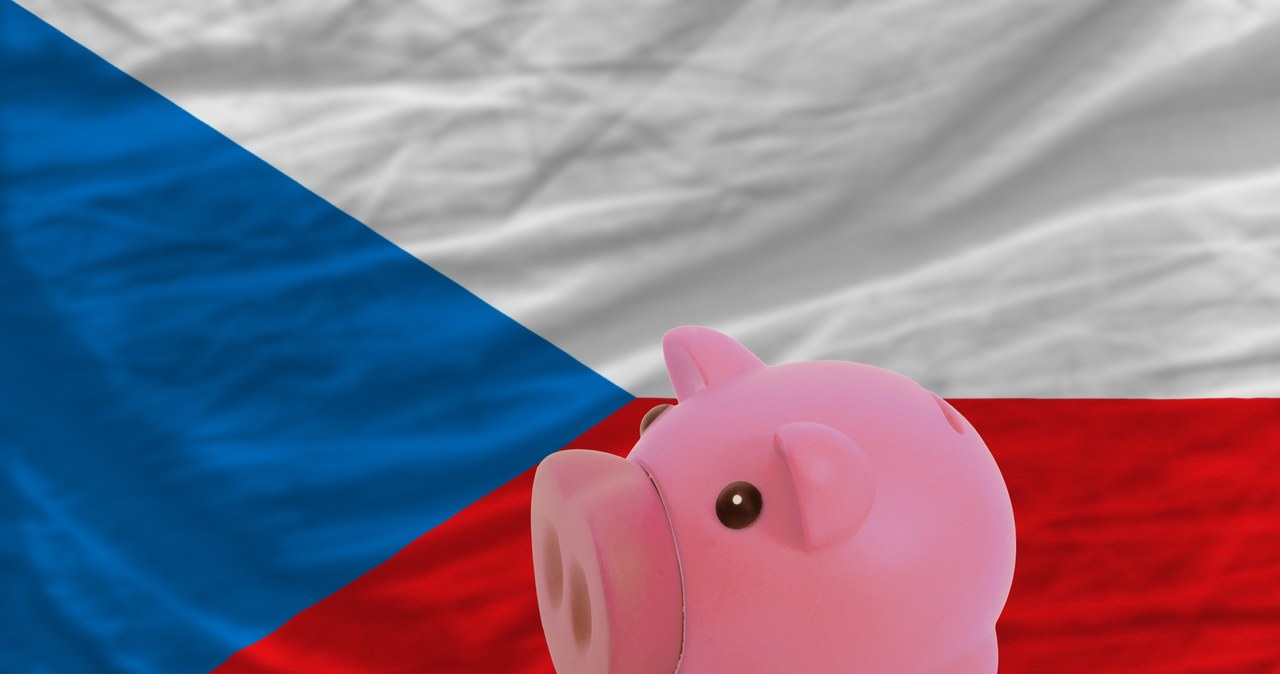 Czescy pracodawcy szukaja pracowników /123RF/PICSEL