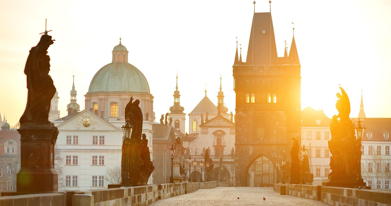 Czesi po raz kolejny obniżyli stopy procentowe. Na zdj. Praga /123RF/PICSEL