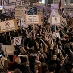 Czesi protestują. Nie chcą komunistycznego policjanta na czele komisji parlamentarnej