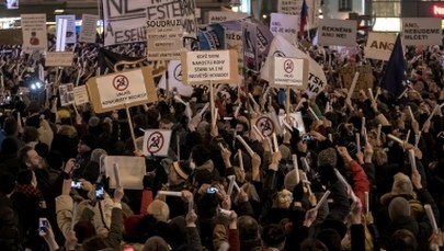 Czesi protestują. Nie chcą komunistycznego policjanta na czele komisji parlamentarnej