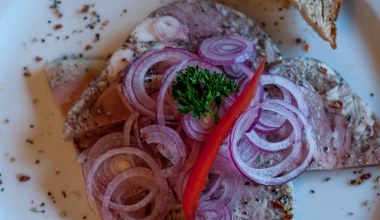 Czesi serwują w restauracjach jako przystawkę. Kolagenowy przysmak jest nie tylko smaczny, ale i zdrowy