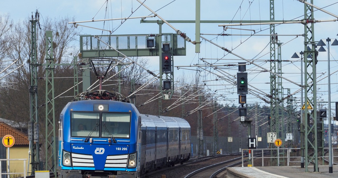 Czesi uruchomią połączenie kolejowe, które zapewni dojazd z Pragi nad polskie morze w ciągu dziewięciu godzin /SOEREN STACHE / dpa-Zentralbild / dpa Picture-Alliance via AFP /