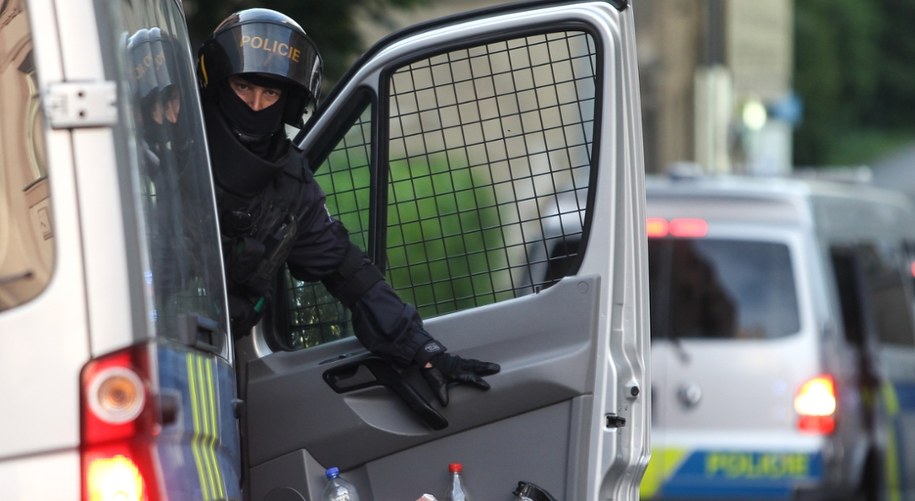 Czeska policja przeprowadziła liczne przeszukania /Vit Cerny /PAP/CTK
