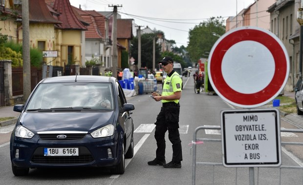 Czeski rząd planuje wysokie mandaty i możliwość prowadzenia aut od 17. roku życia